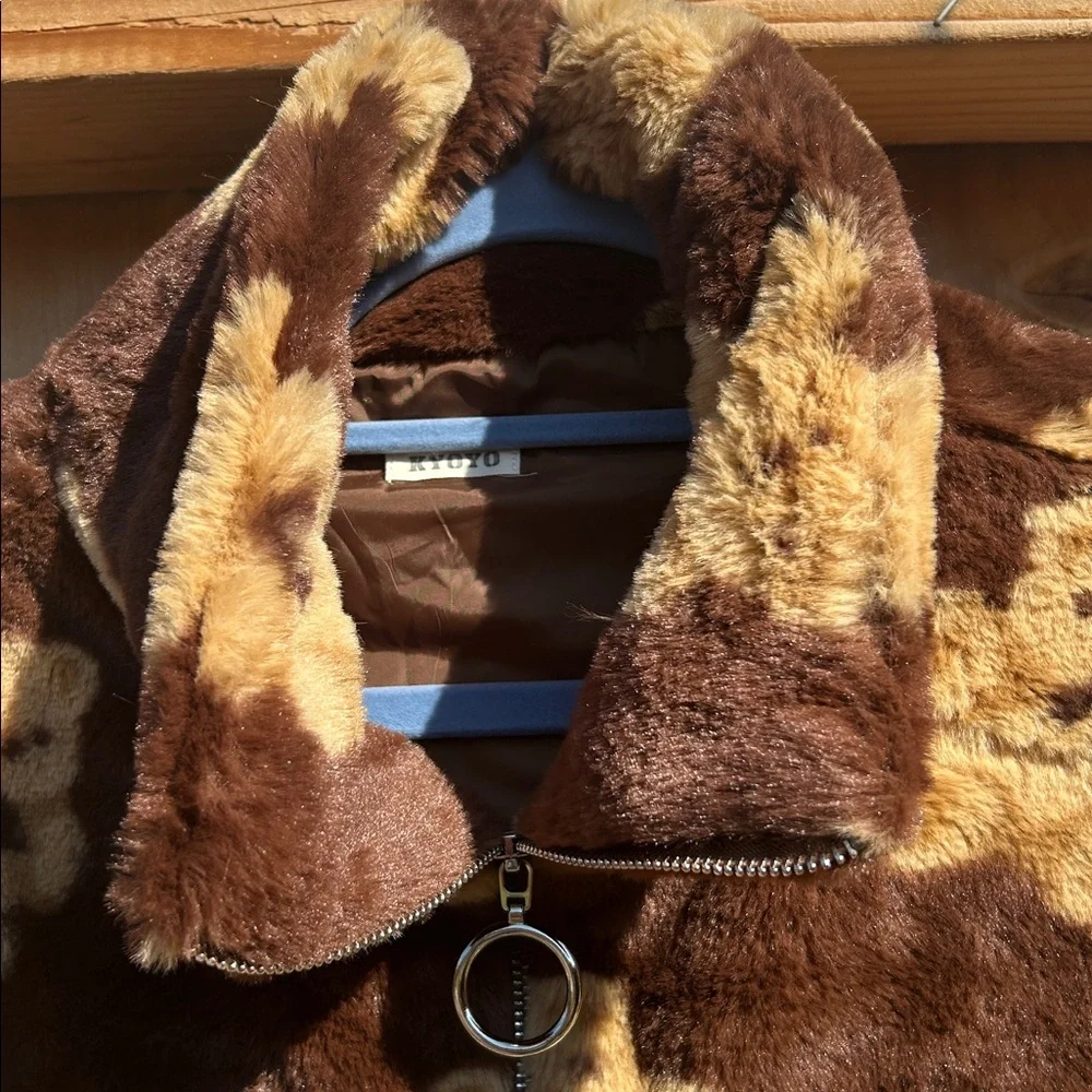 Women’s Teddy Bear Fluffy Jacket - Picture 4 of 11